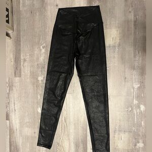 Aerie Offline Crossover Crackle leggings, Size Small